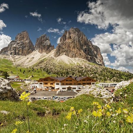 Passo Sella Dolomiti Mountain Resort Selva di Val Gardena Exterior foto
